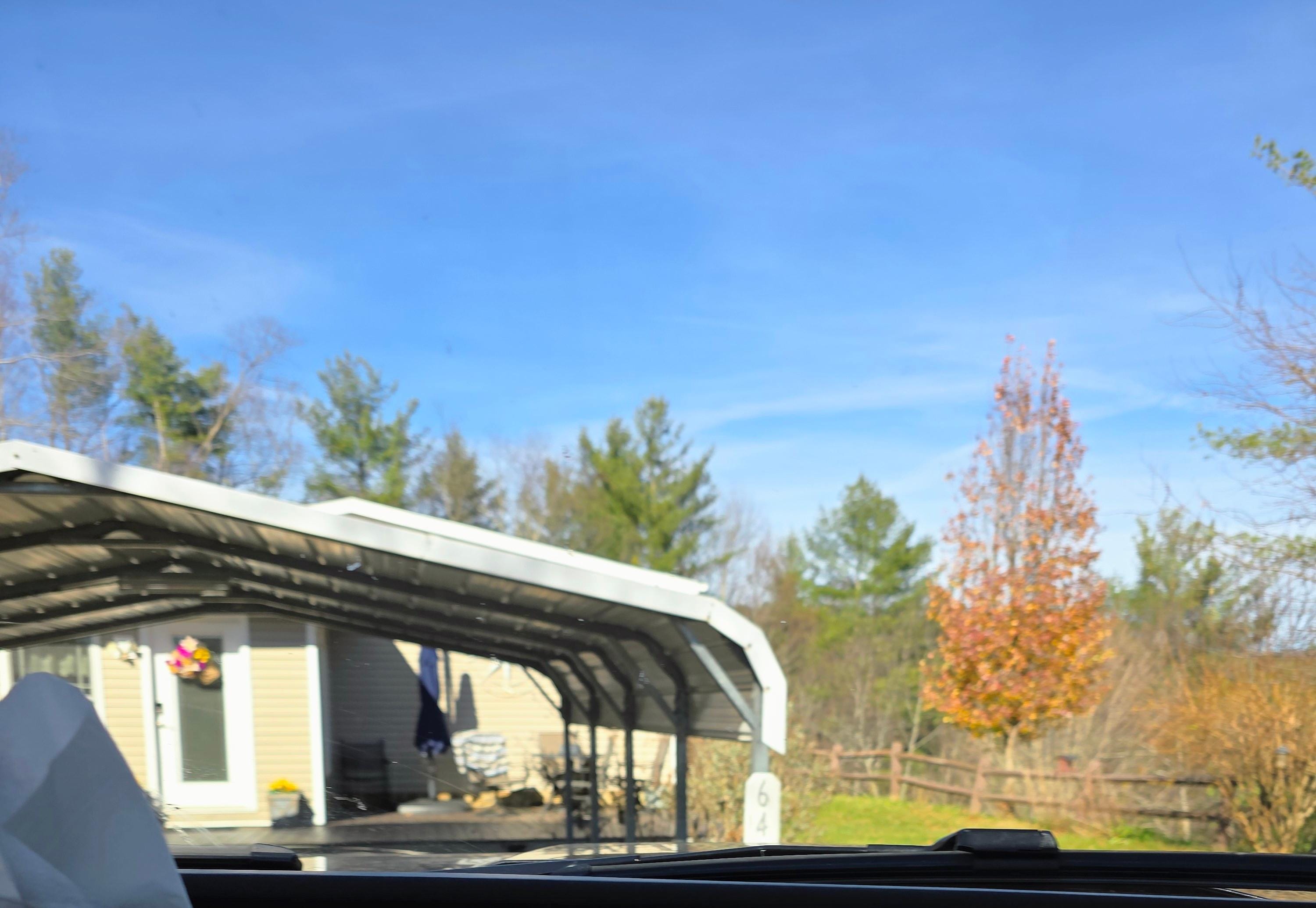 It had a beautiful deck and sitting chairs and umbrellas, carport.
Grille's fire pits.
Just perfect.
It was just perfect