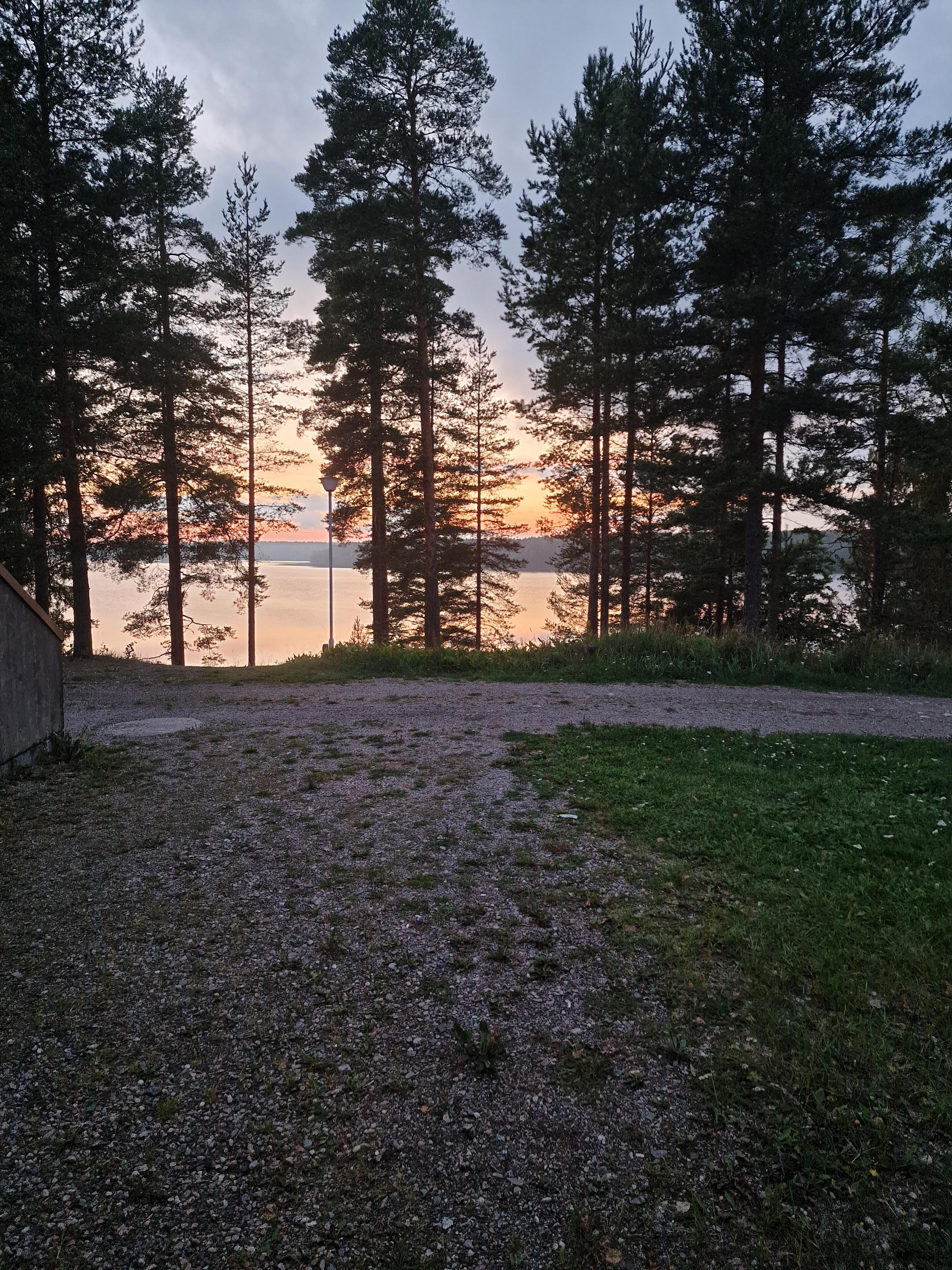 Ilta-aurinko paikassa!