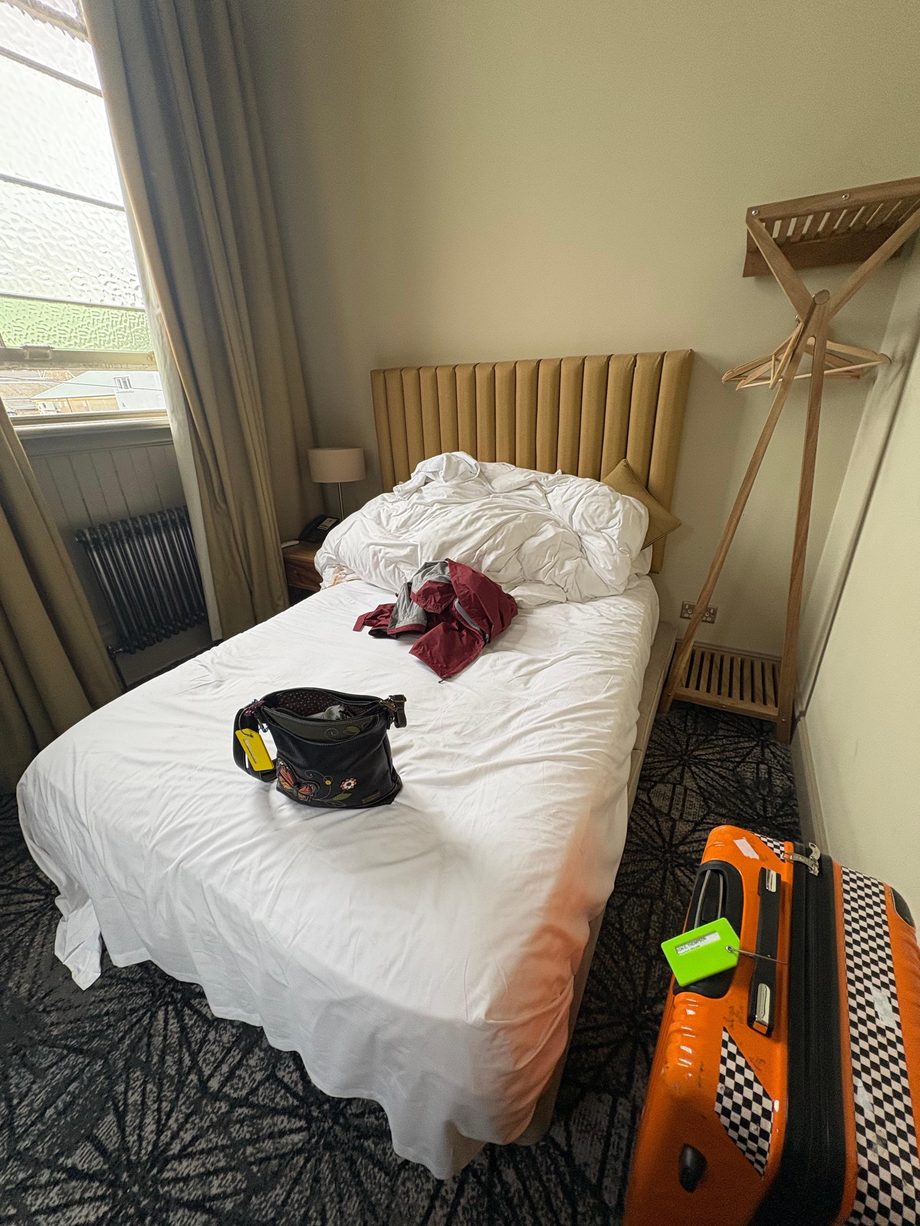 Tiny room!