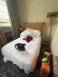 Tiny room!
