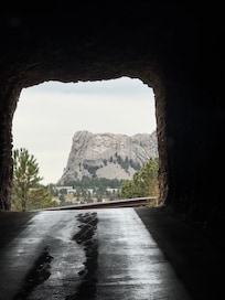Iron Mountain Road for the win on viewpoints of Mount Rushmore.