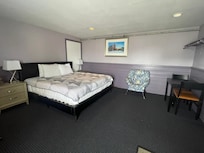 King bed with jacuzzi