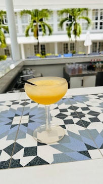 Drinks at the pool bar