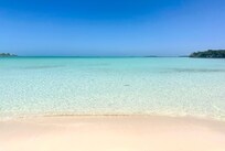 Jolly Hall Beach, 5 minute walk down the beach.