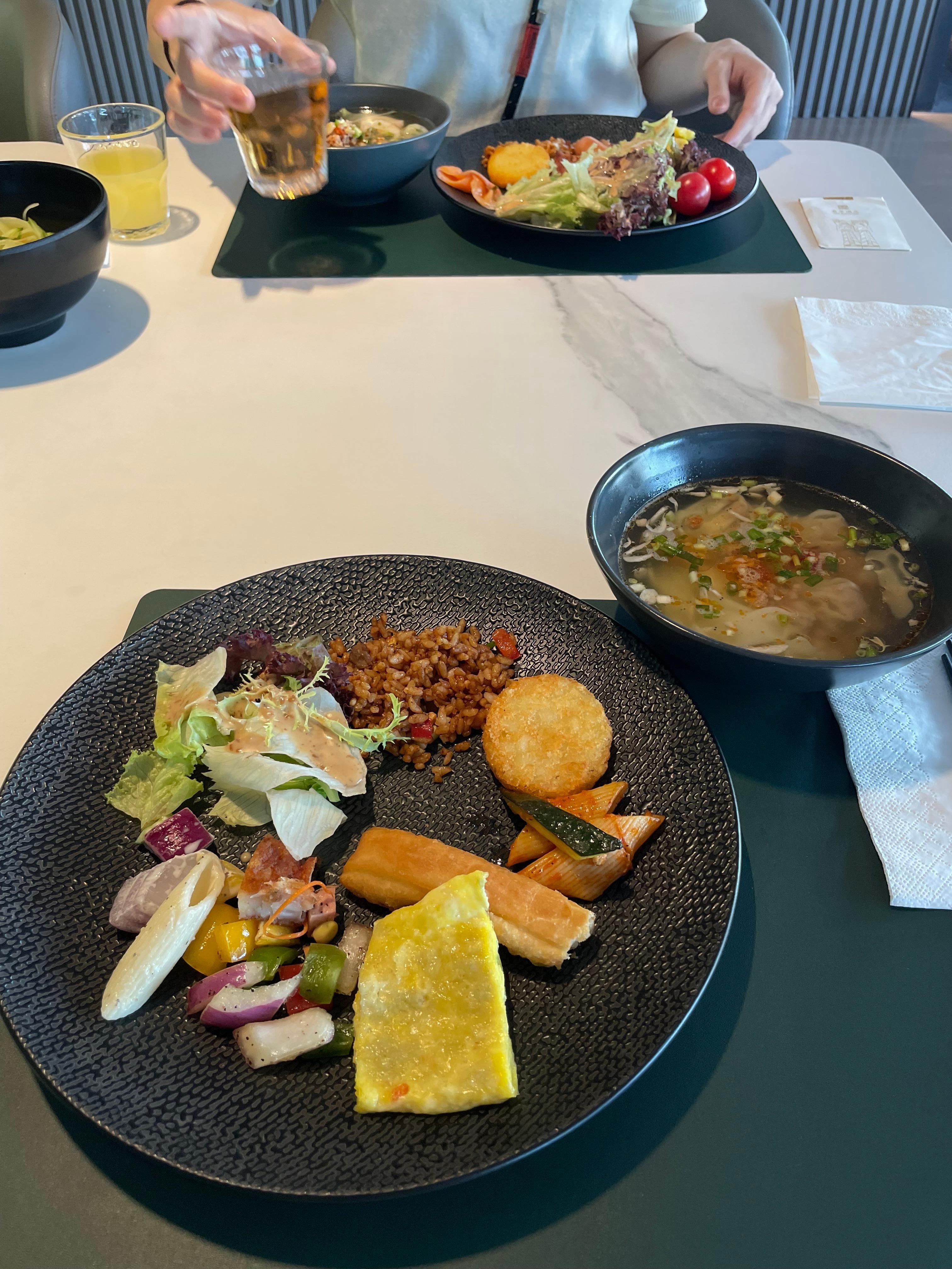 朝食