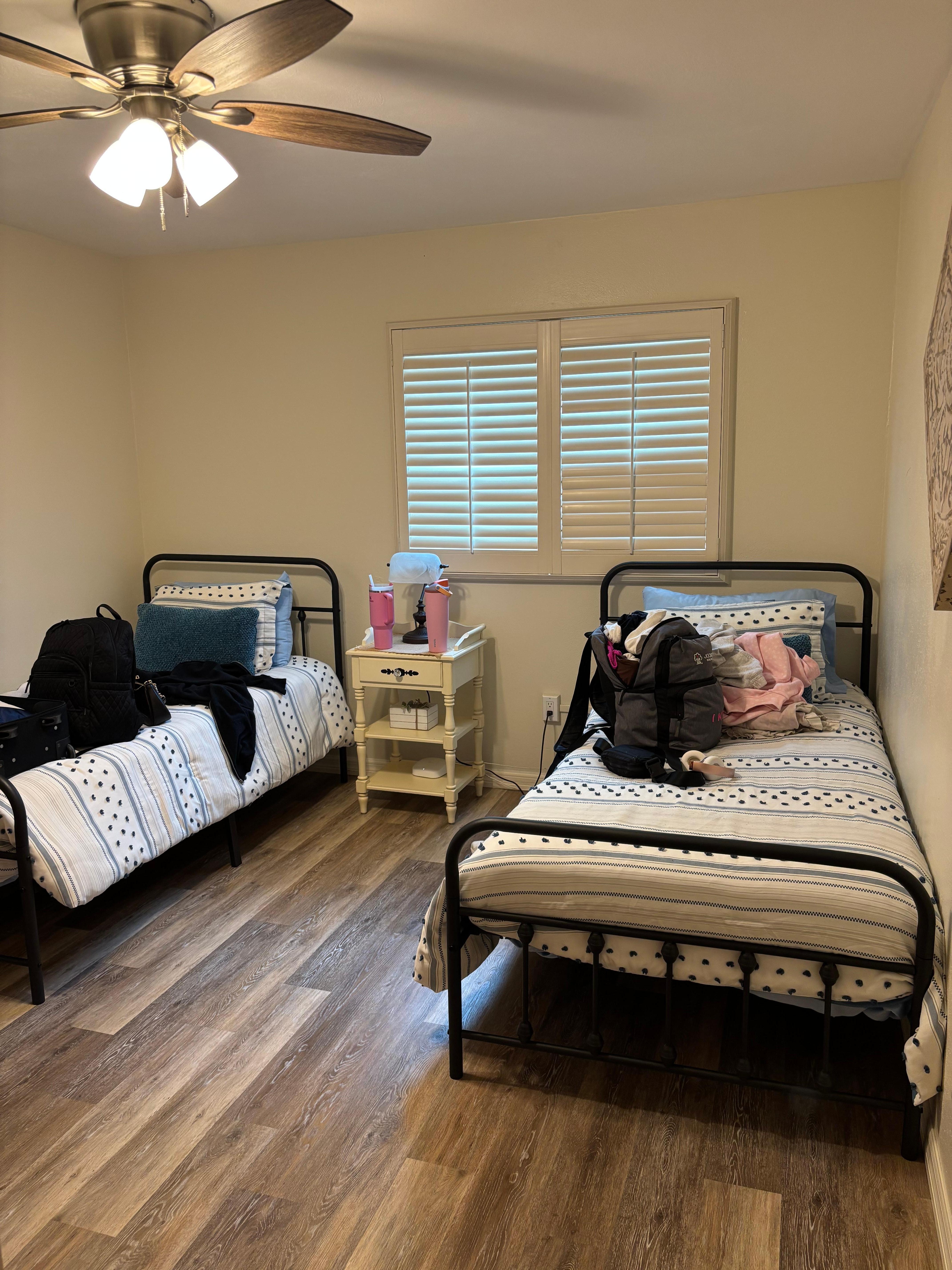 Bedroom #2 with twin beds