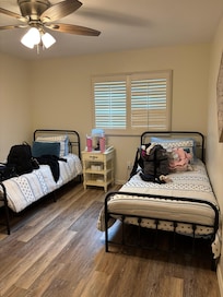 Bedroom #2 with twin beds