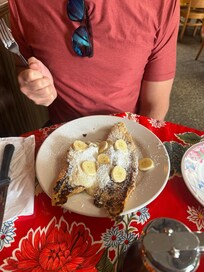 Elizabeth’s 1/2 order of French toast