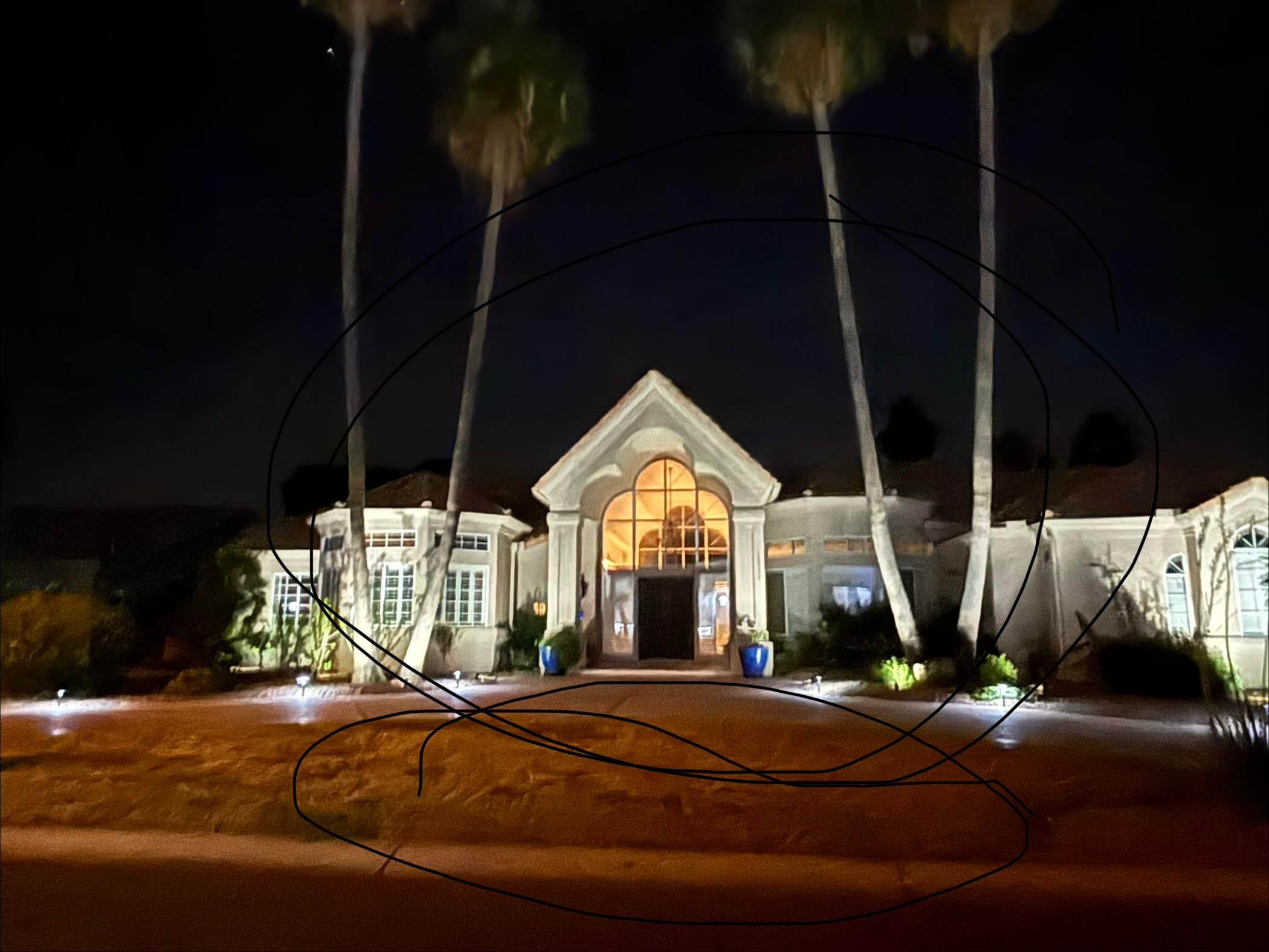 Front of home dead yard. Doesn’t appear like the picture!!! Misrepresentation of property 