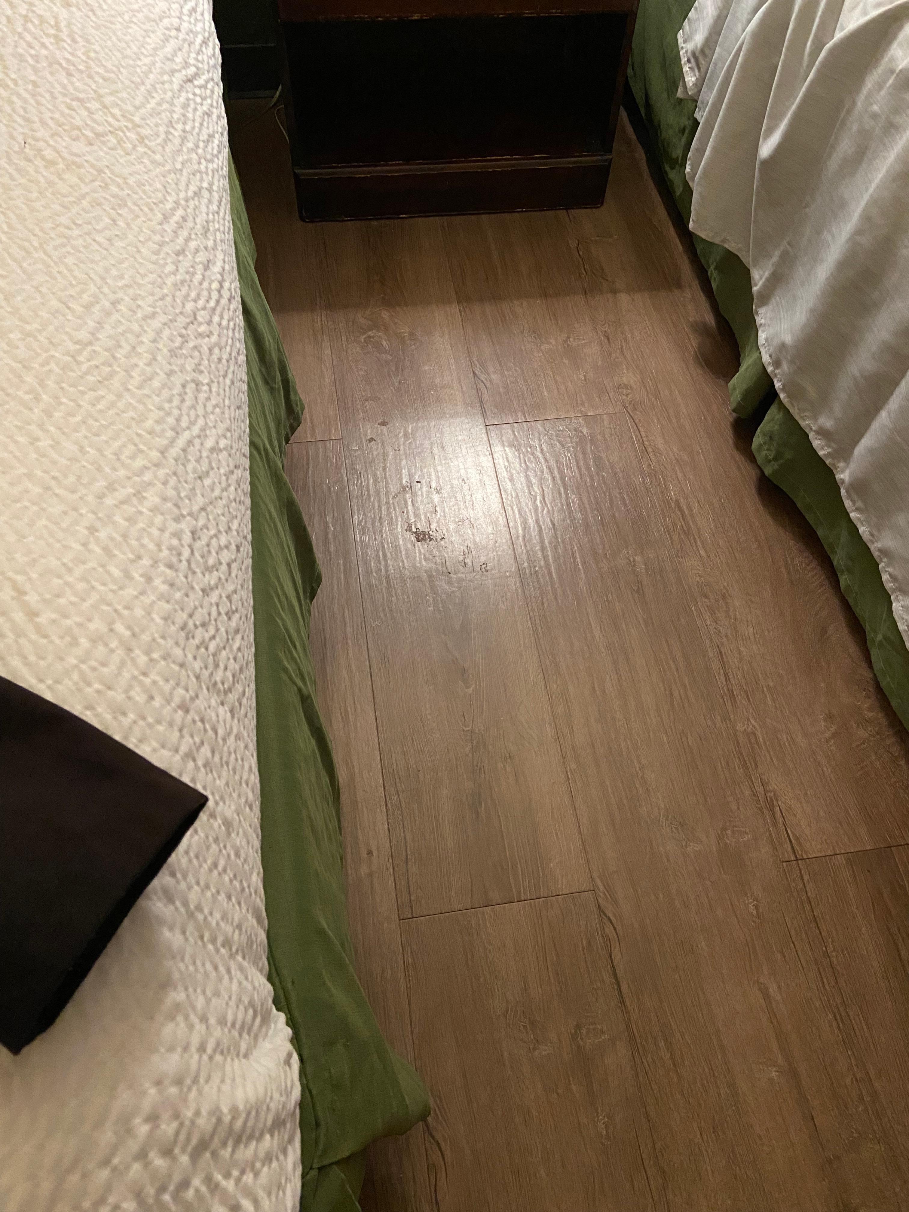 Floor in between beds