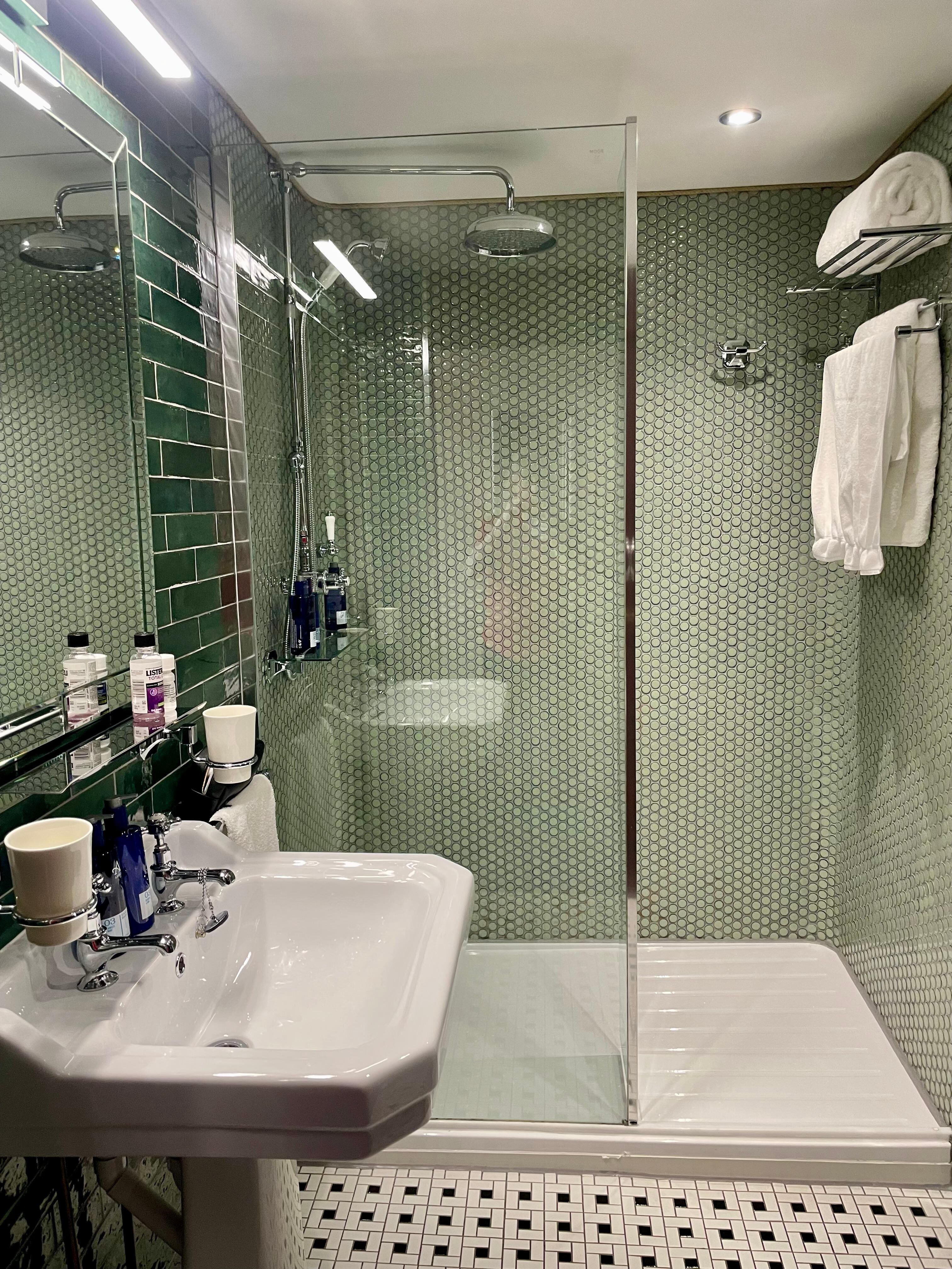 Immaculate bathroom