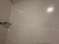 Paredes resquebrajadas.