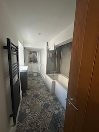 Apartment 3 bath with wash/dry machine