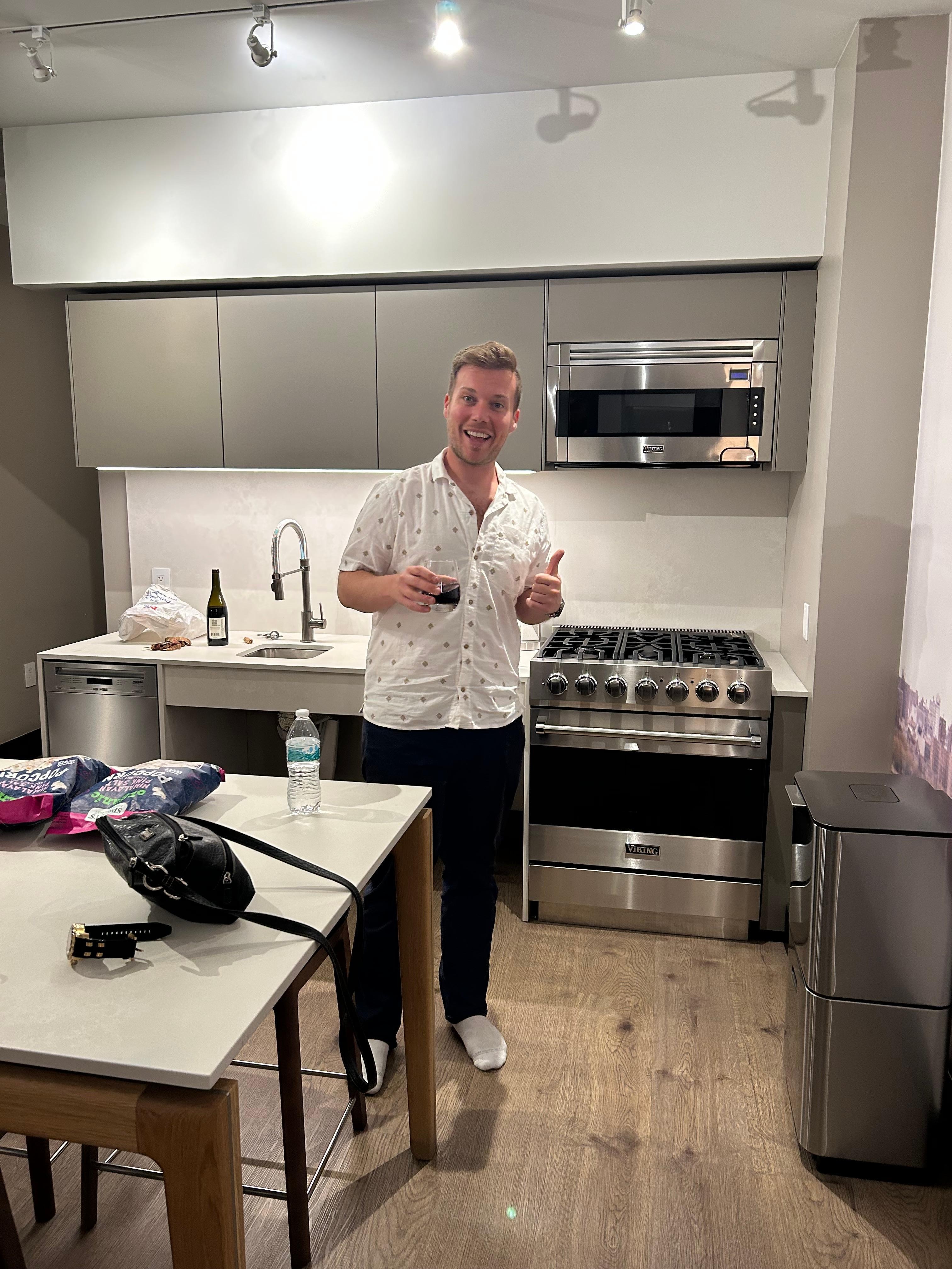 A full kitchen with range and dishwasher!