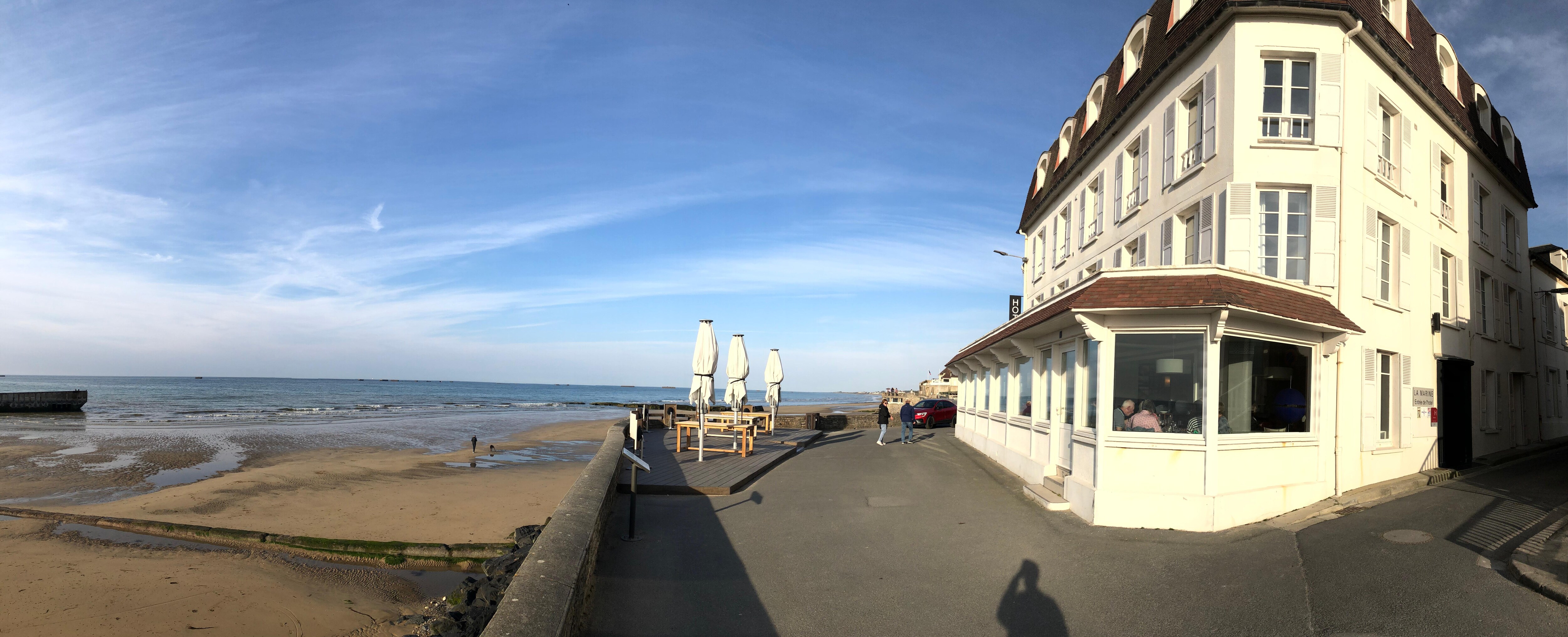 Hotel exterior, right on the beach