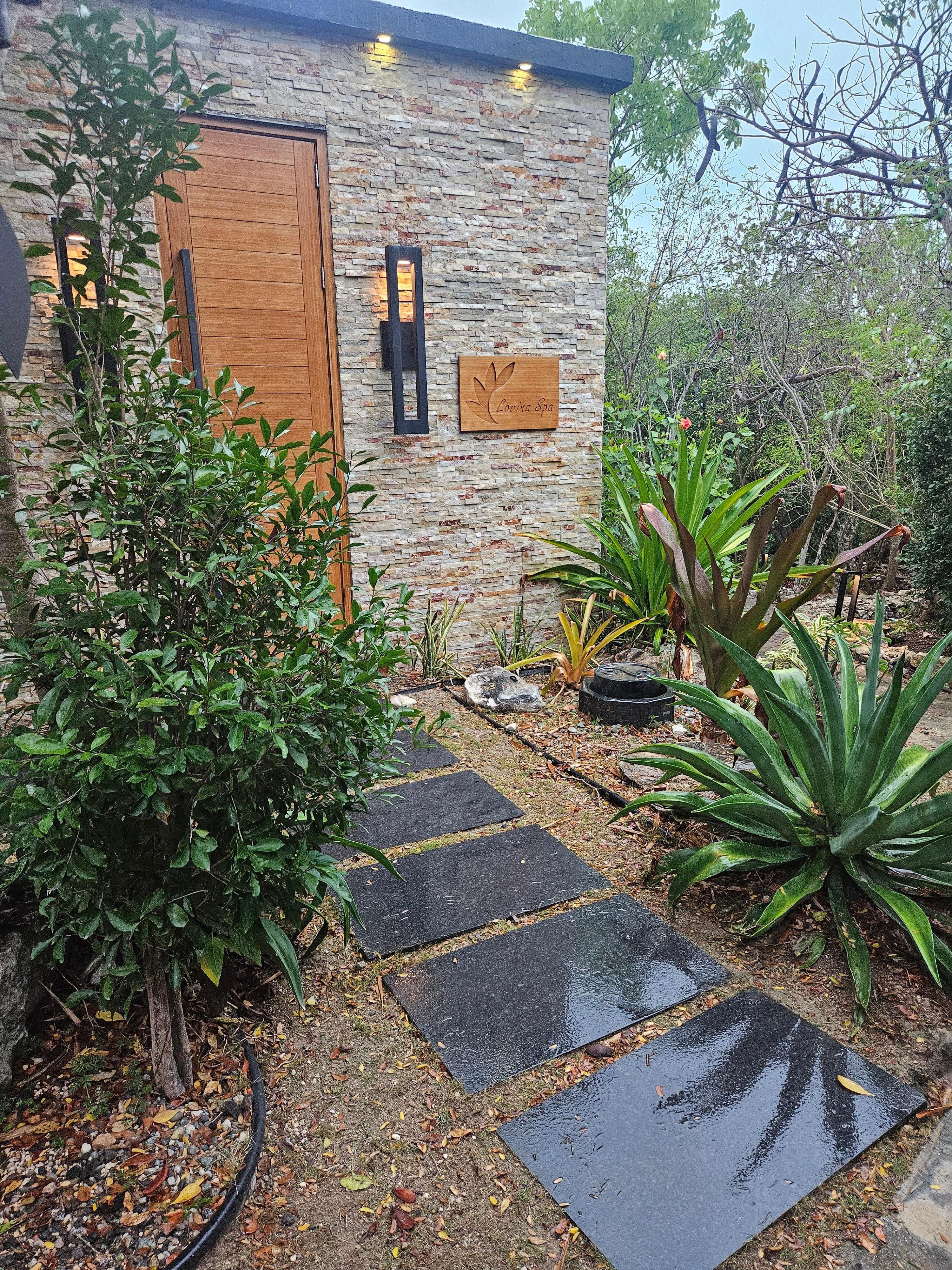Spa entrance 