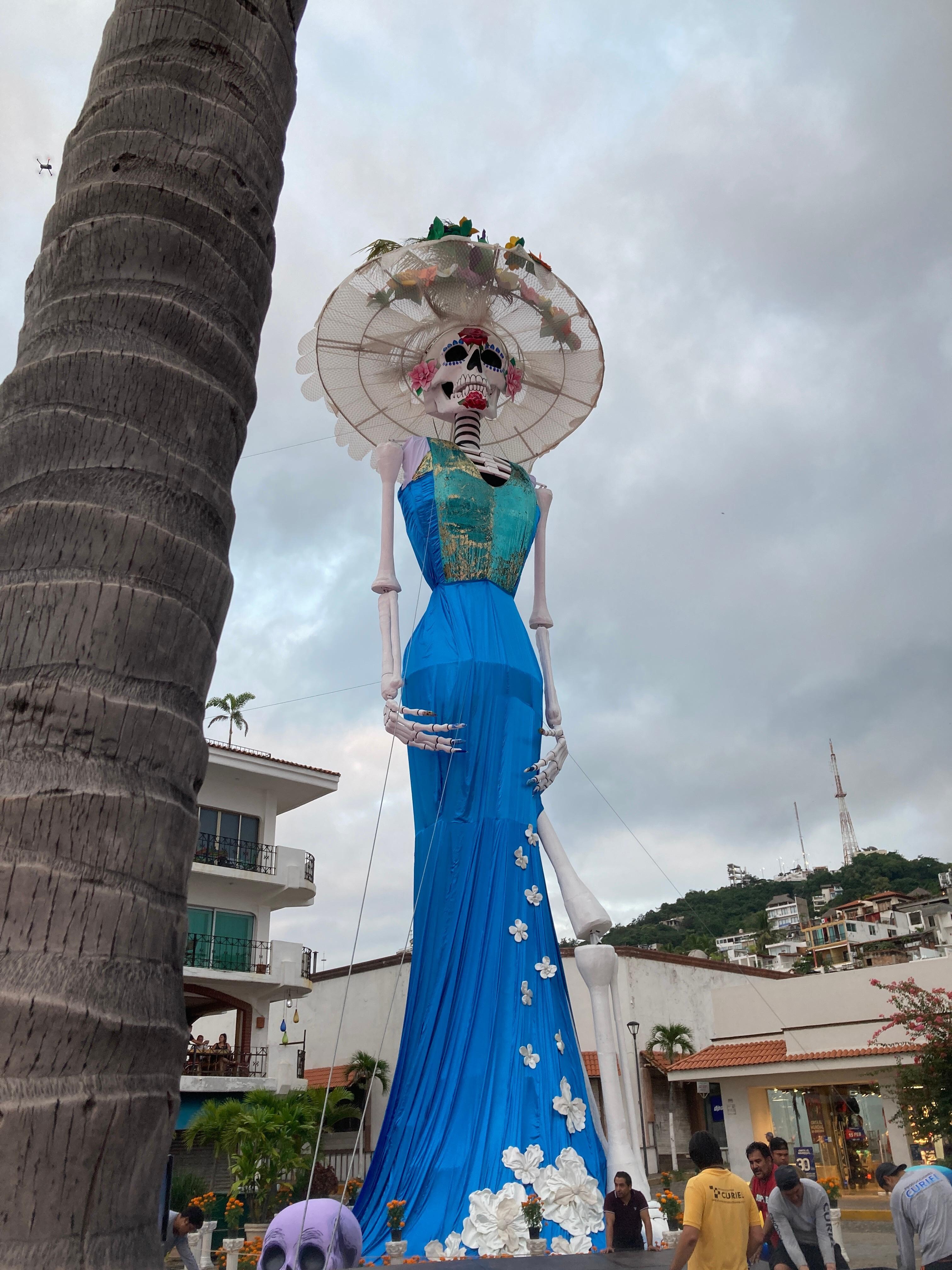 Must be the world's tallest Catrina at about 70 feet!