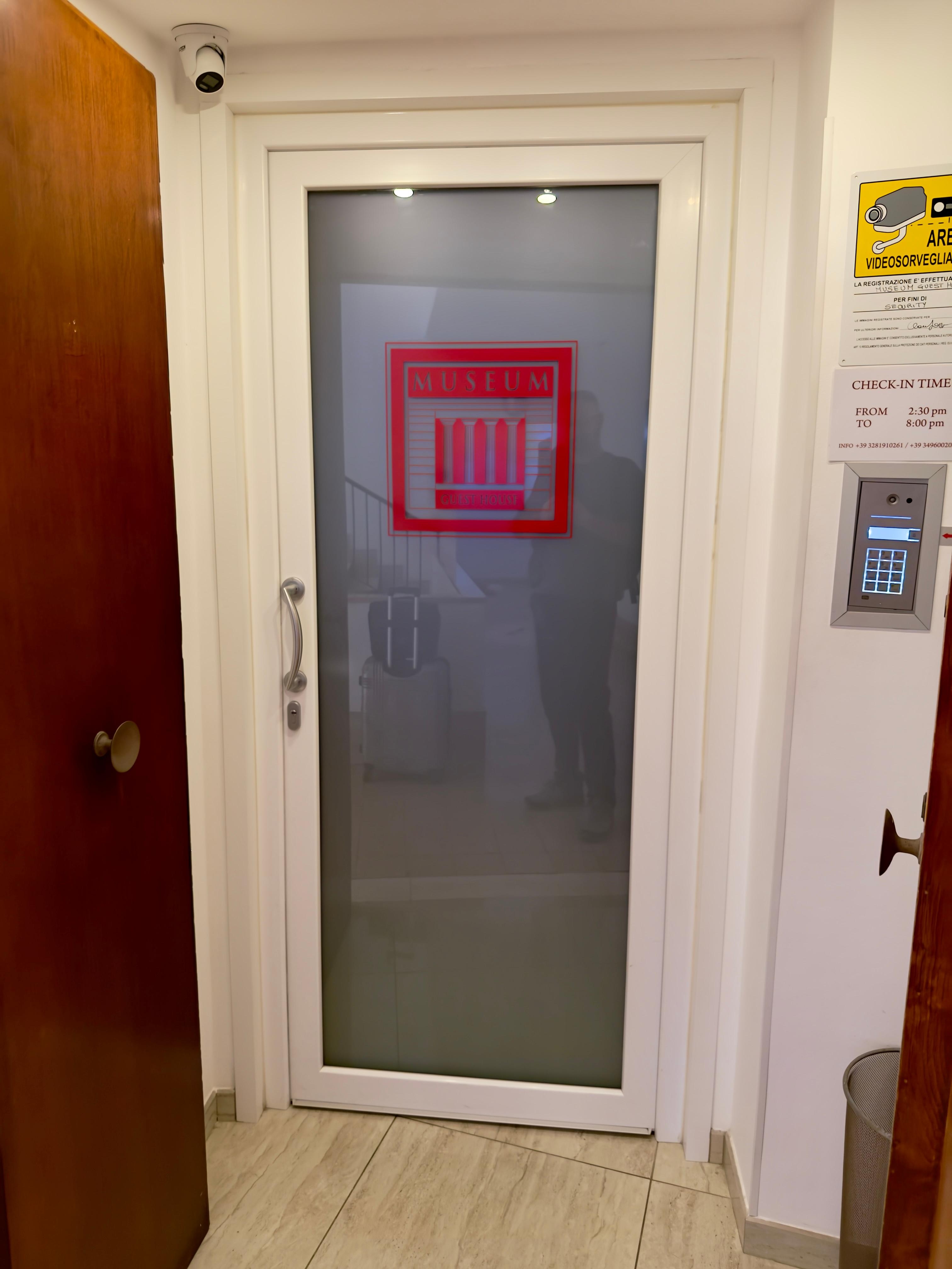 Entrance on 2nd floor