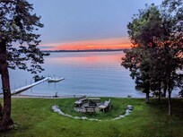 A great firepit with lots of seating. Benches might need a little TLC, but we had a great time making smores.