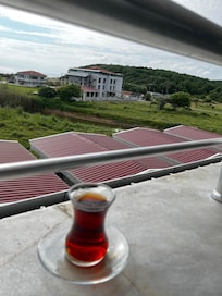 Bir tarafı Karadeniz