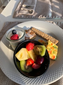 Sample of buffer breakfast items.