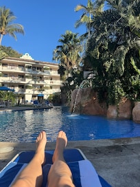 Picture of the pool area at the Iguana