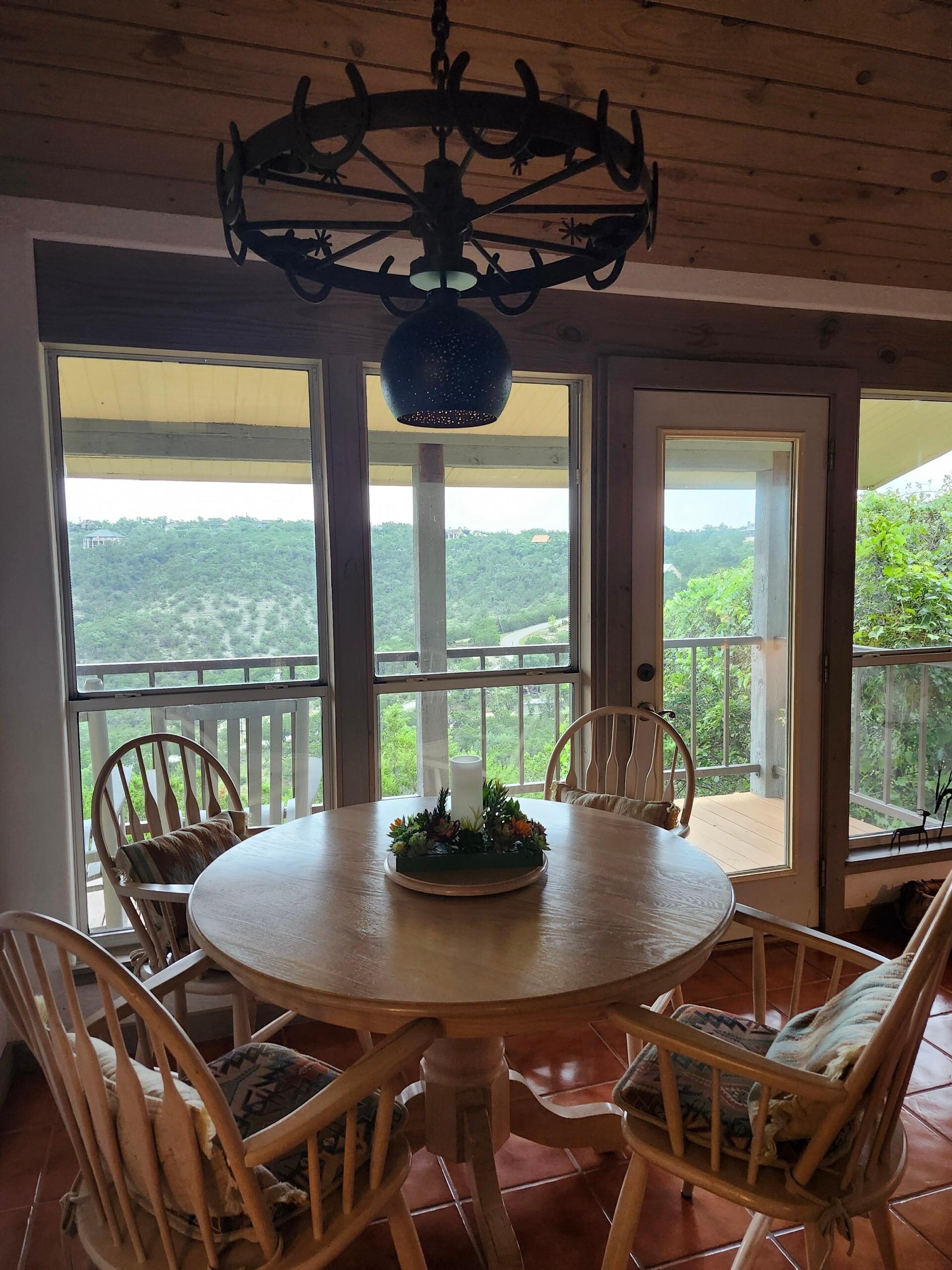 Perfect place for breakfast or sketching.
