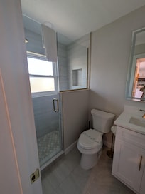 A very convenient shower