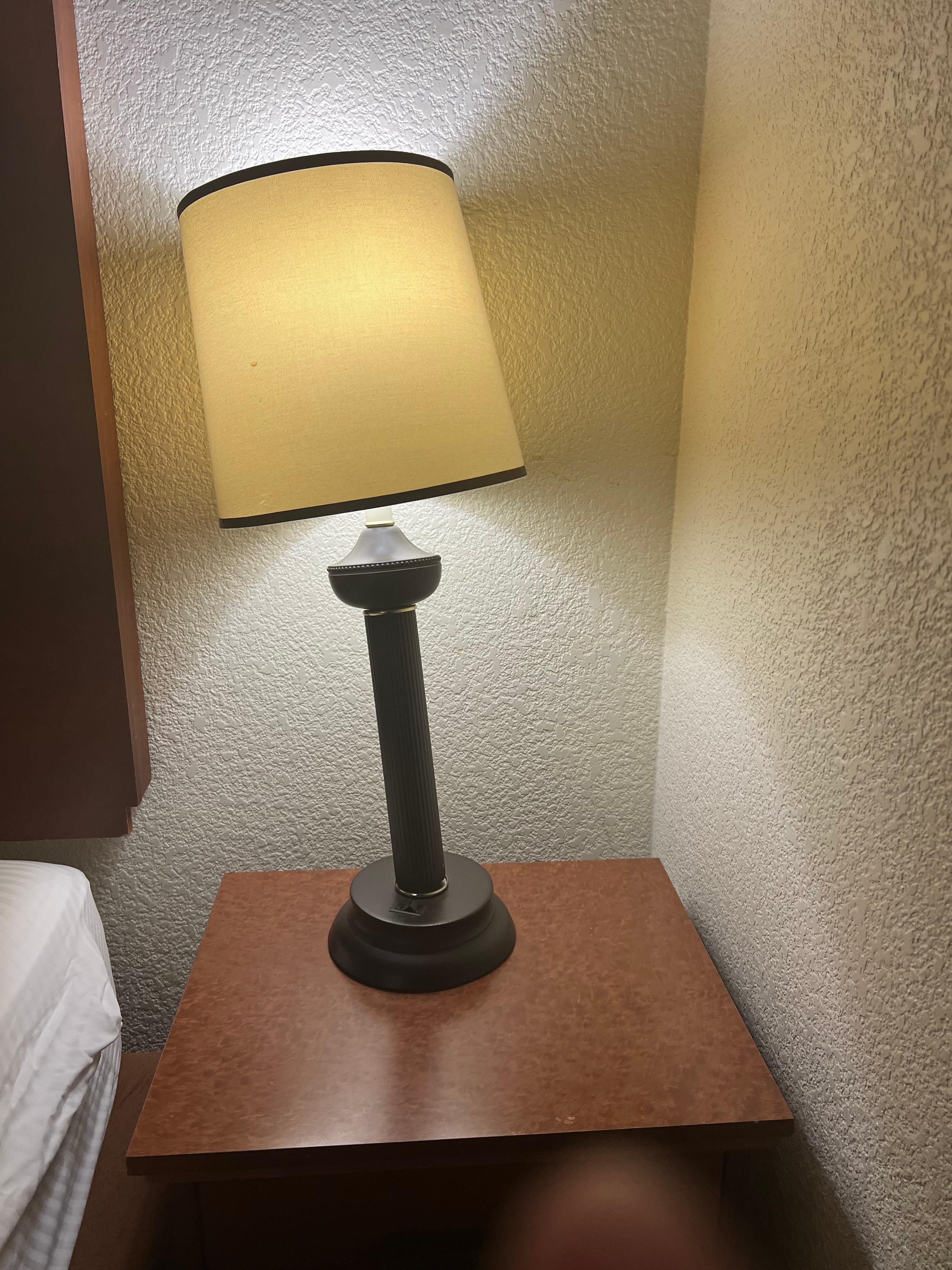 another broken lamp