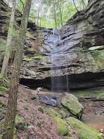 Hougasougadee Falls trail