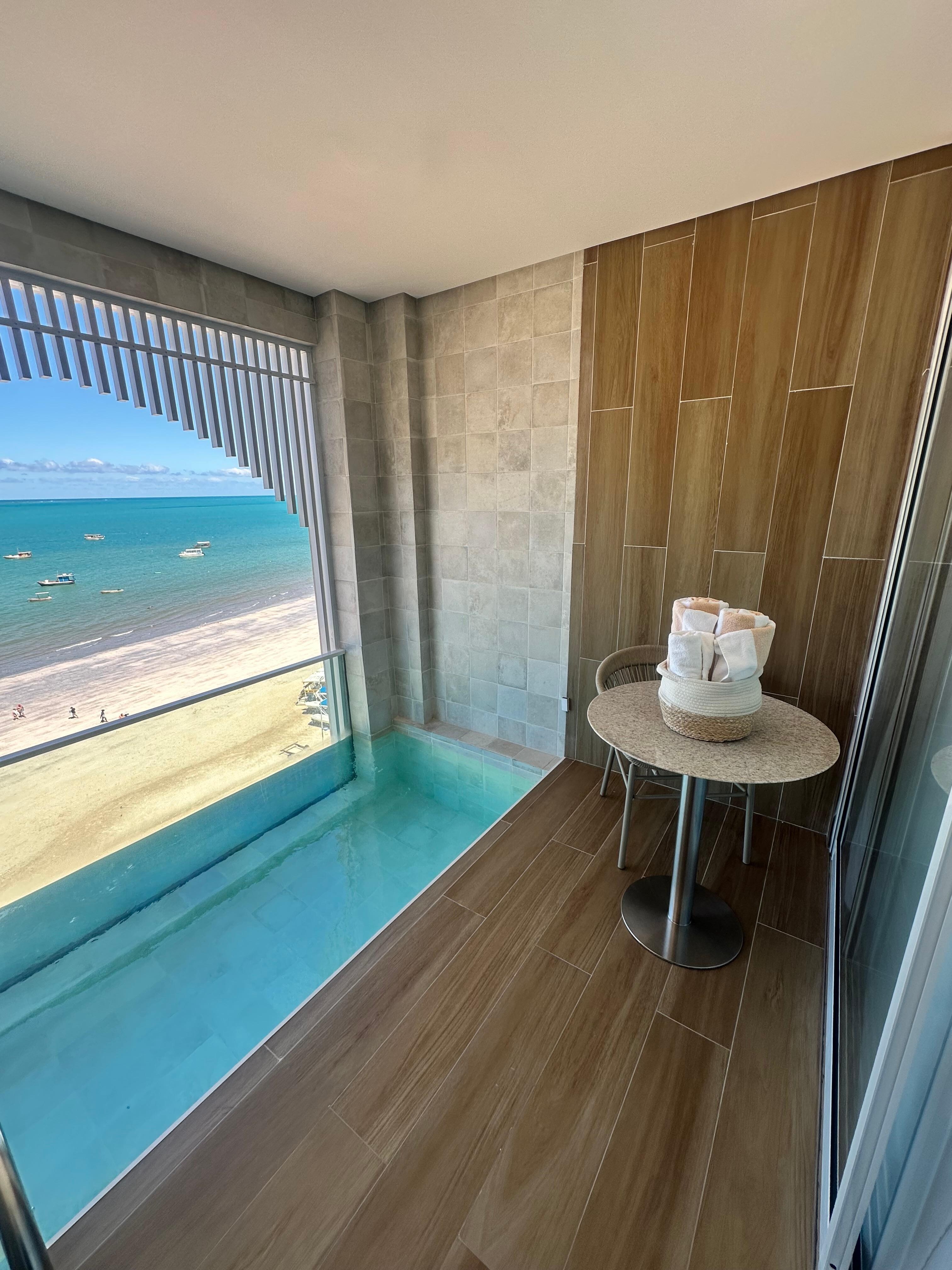 Varanda com piscina 