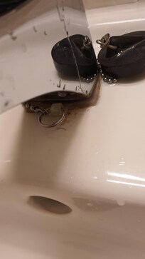 Dreckige Bad-Armaturen