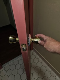 Door knob falling off!