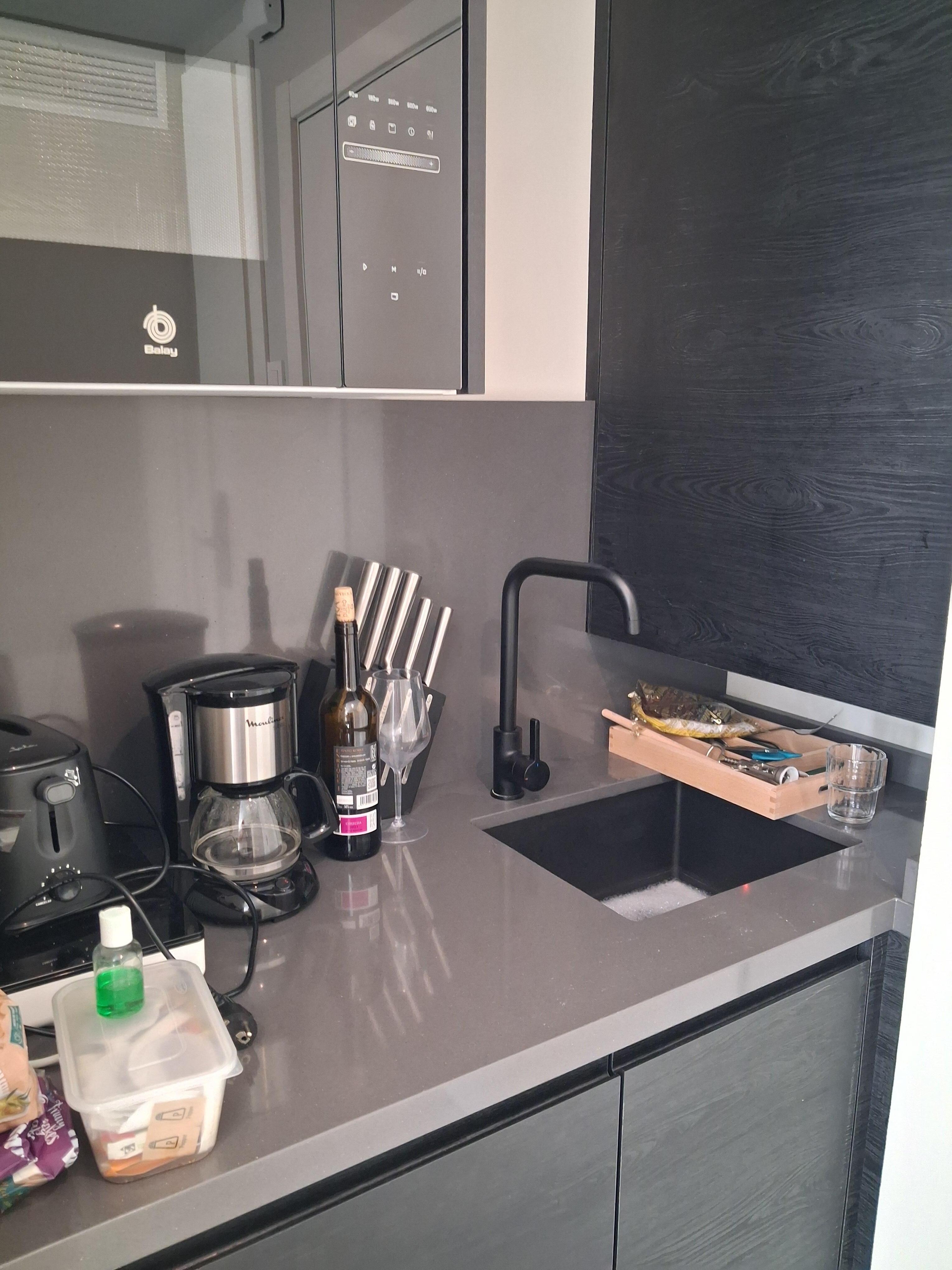 Very small kitchenette 