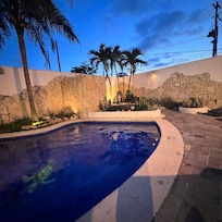 Piscina y jacussi muy limpios