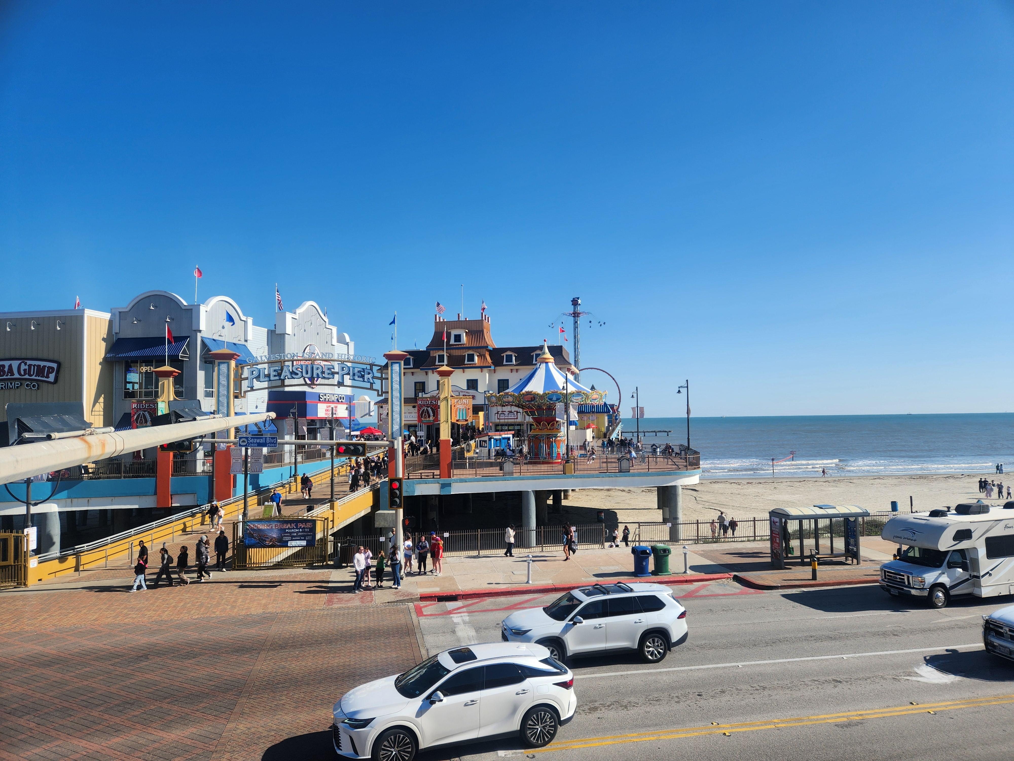 2 blocks from place everything in walking distance 