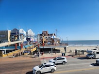 2 blocks from place everything in walking distance