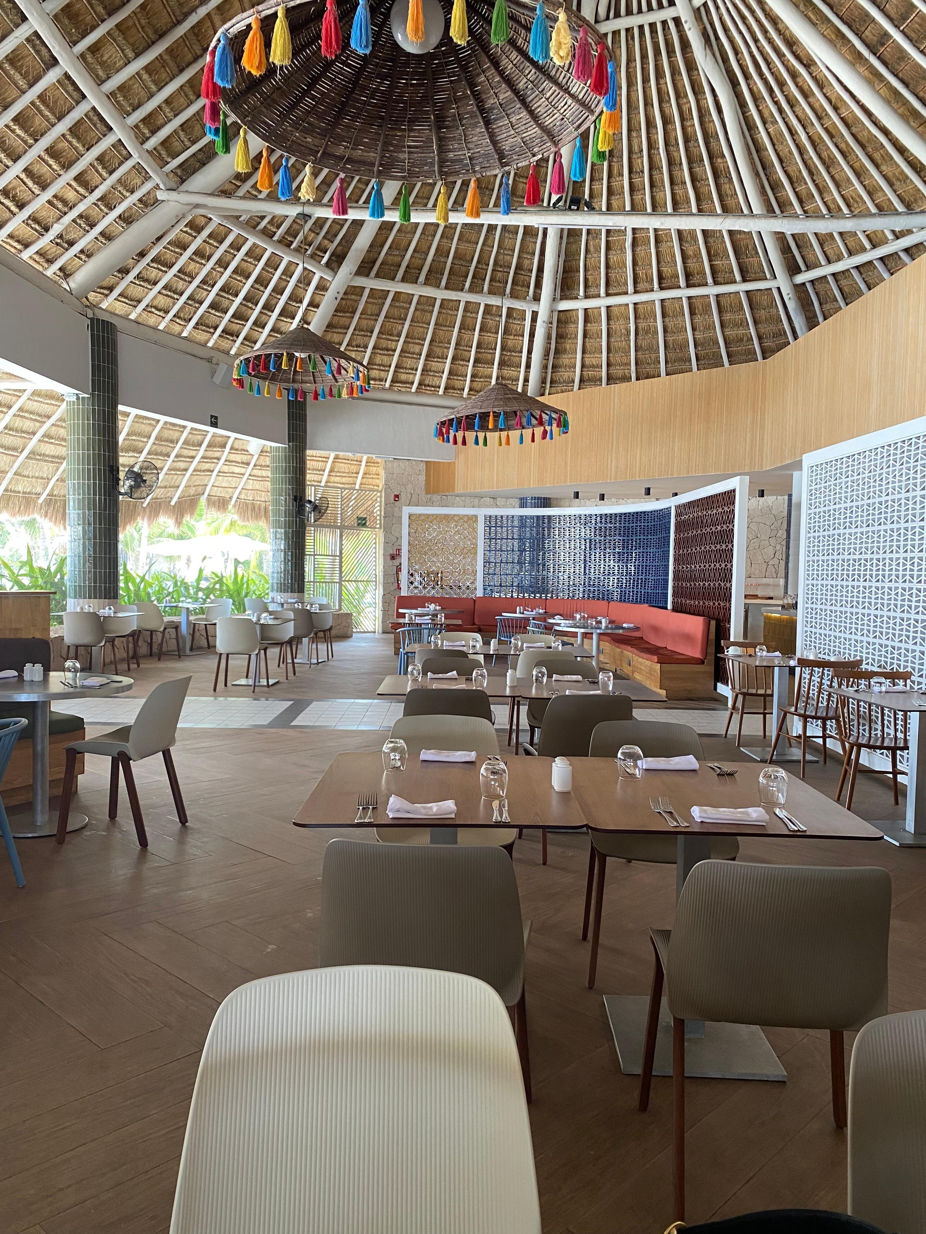 Breakfast and lunch restaurant 