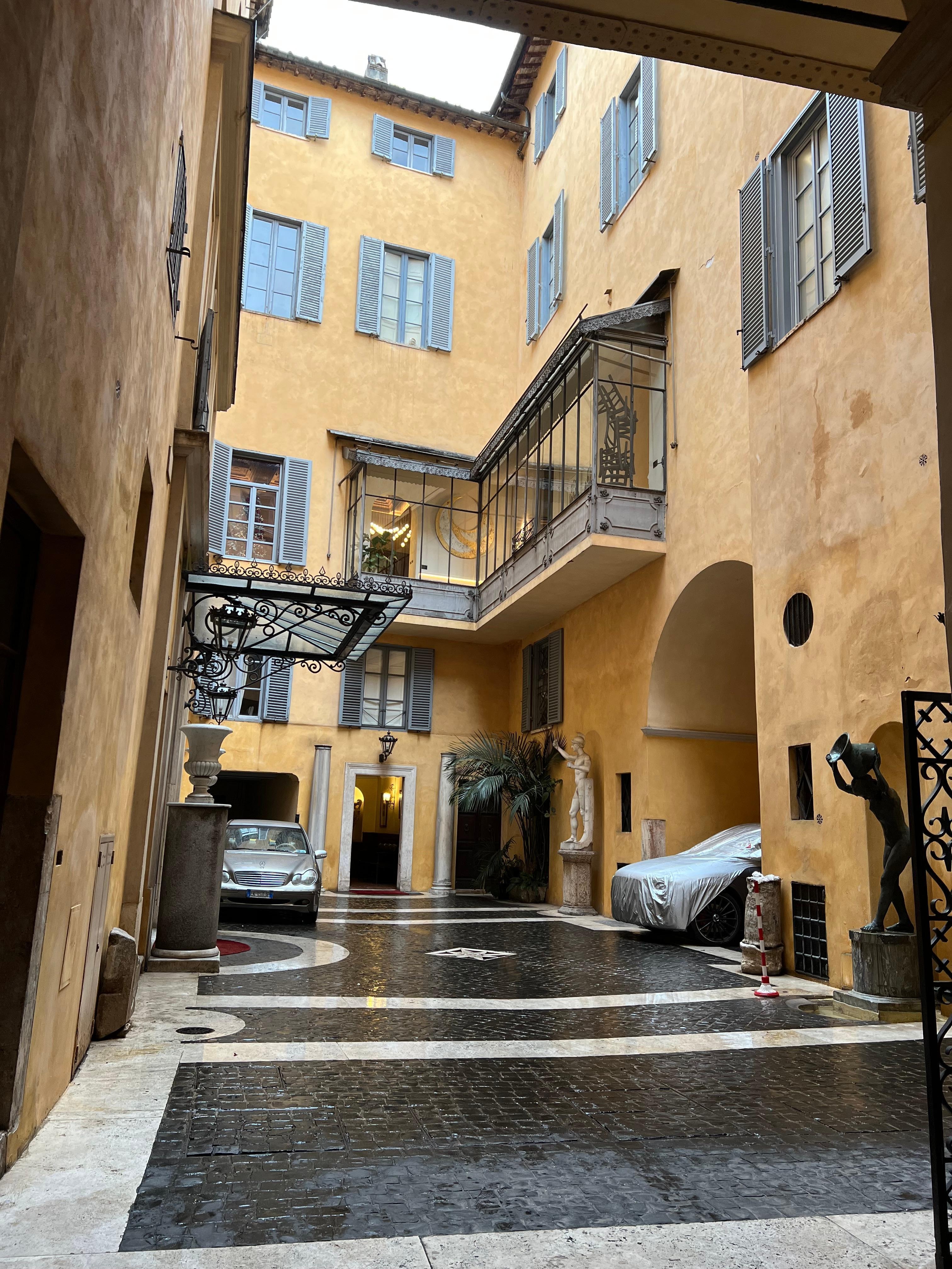Courtyard of hotel 