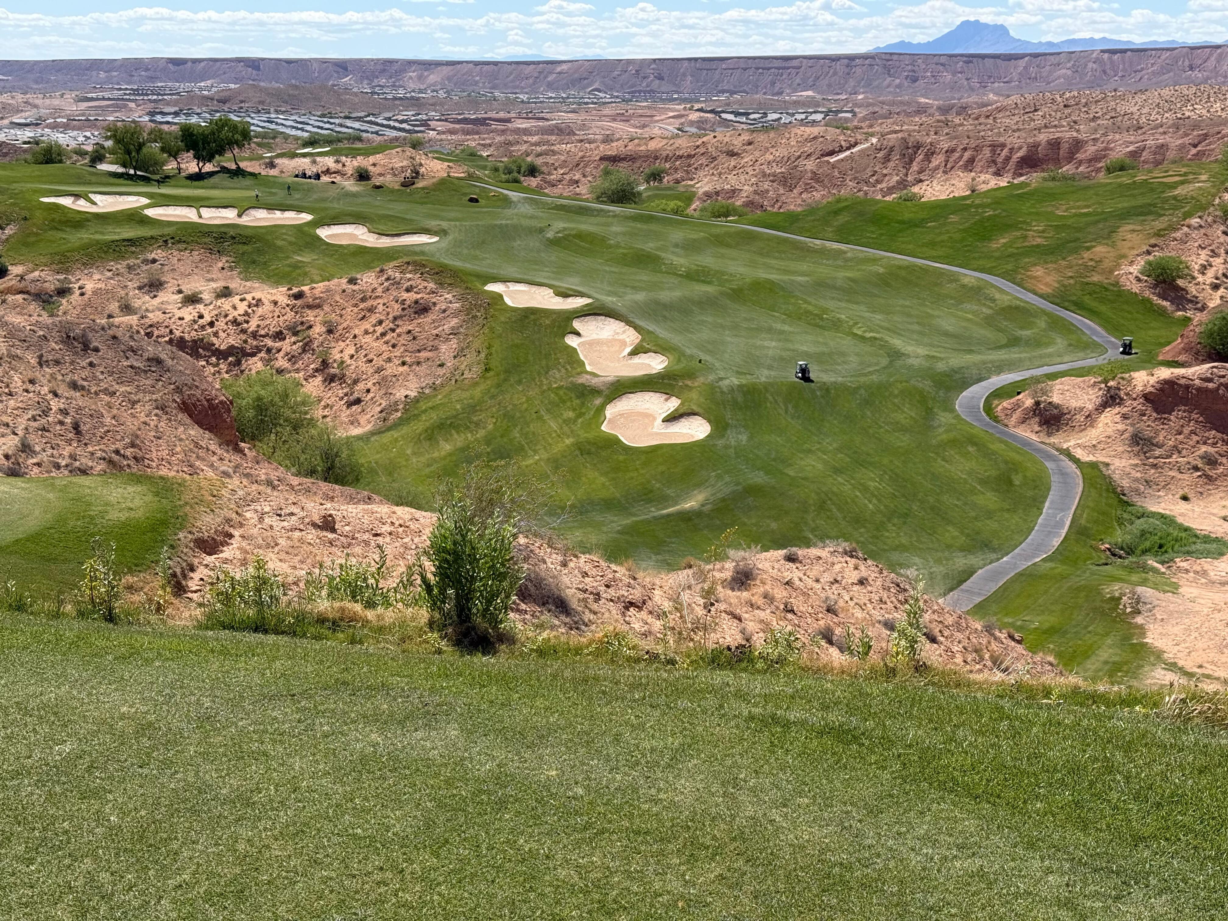 Stunning par 5 at Wolf Creek course in Mesquite