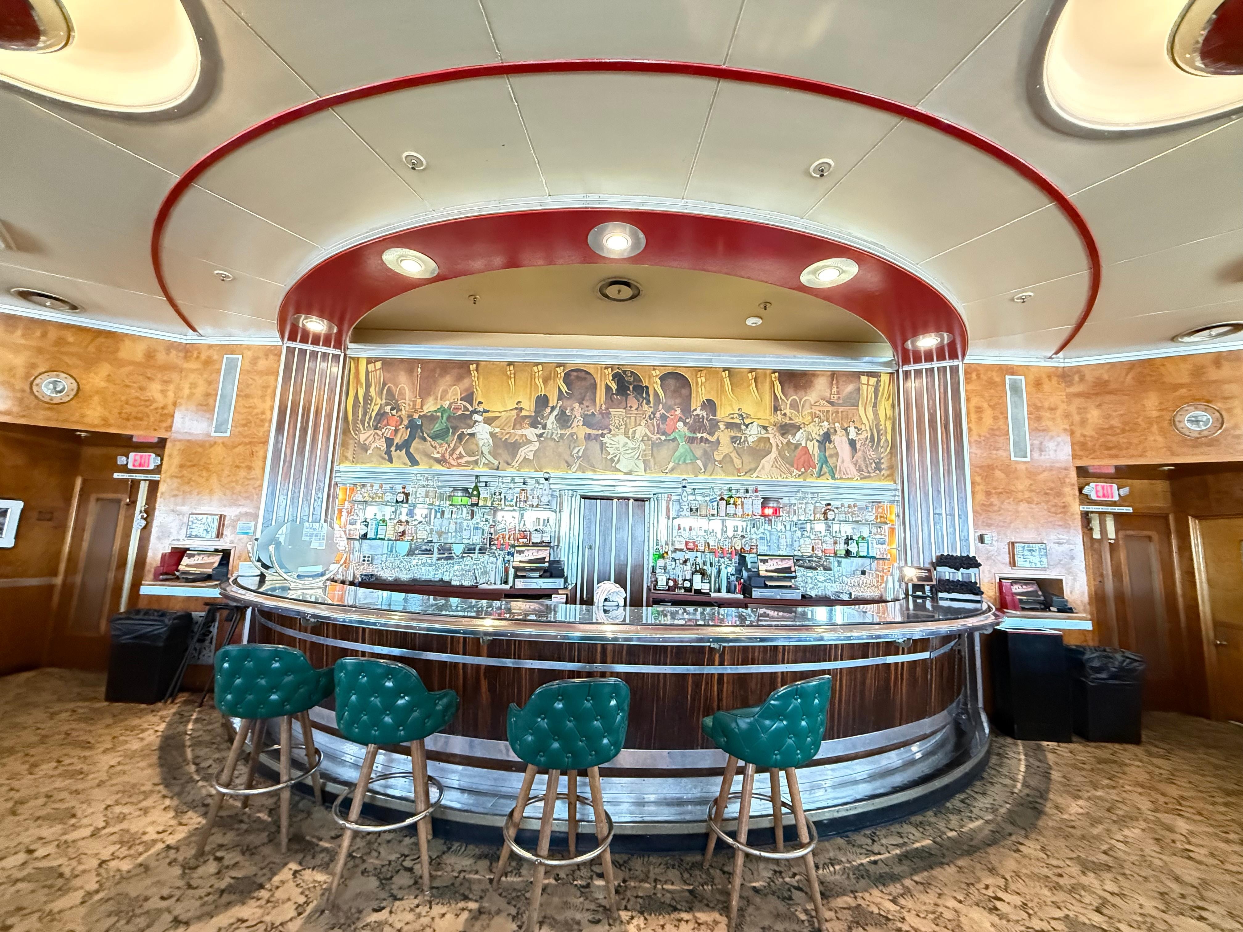 Promenade Bar