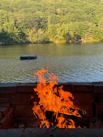 Beautiful afternoon fire, after dinner with a view that takes your breath away