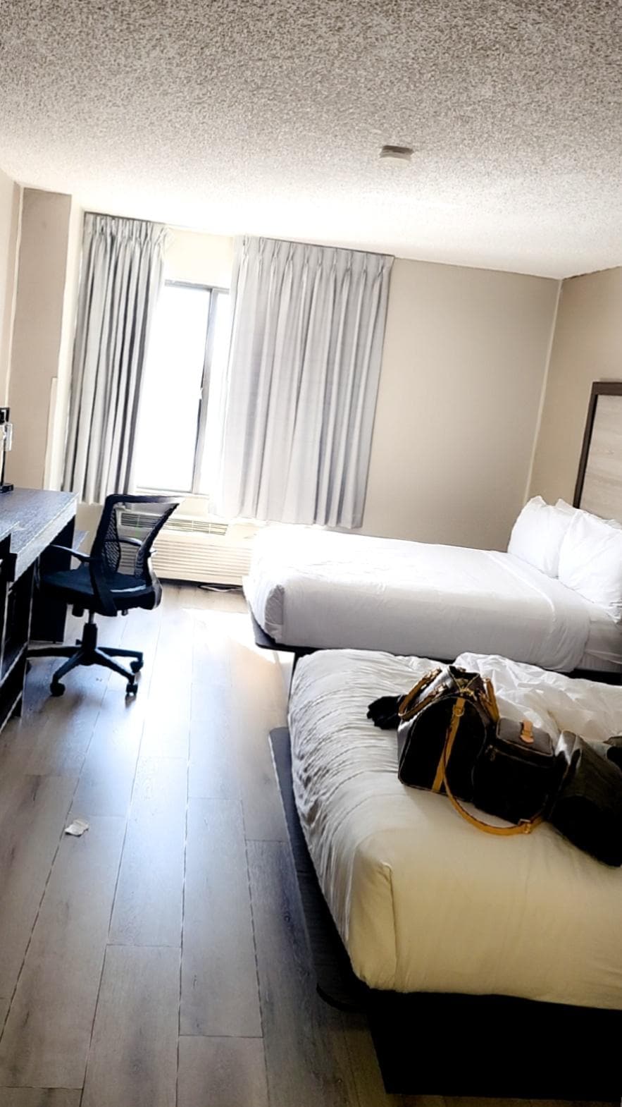 Clean spacious room very close and convenient to the MGM Casino 