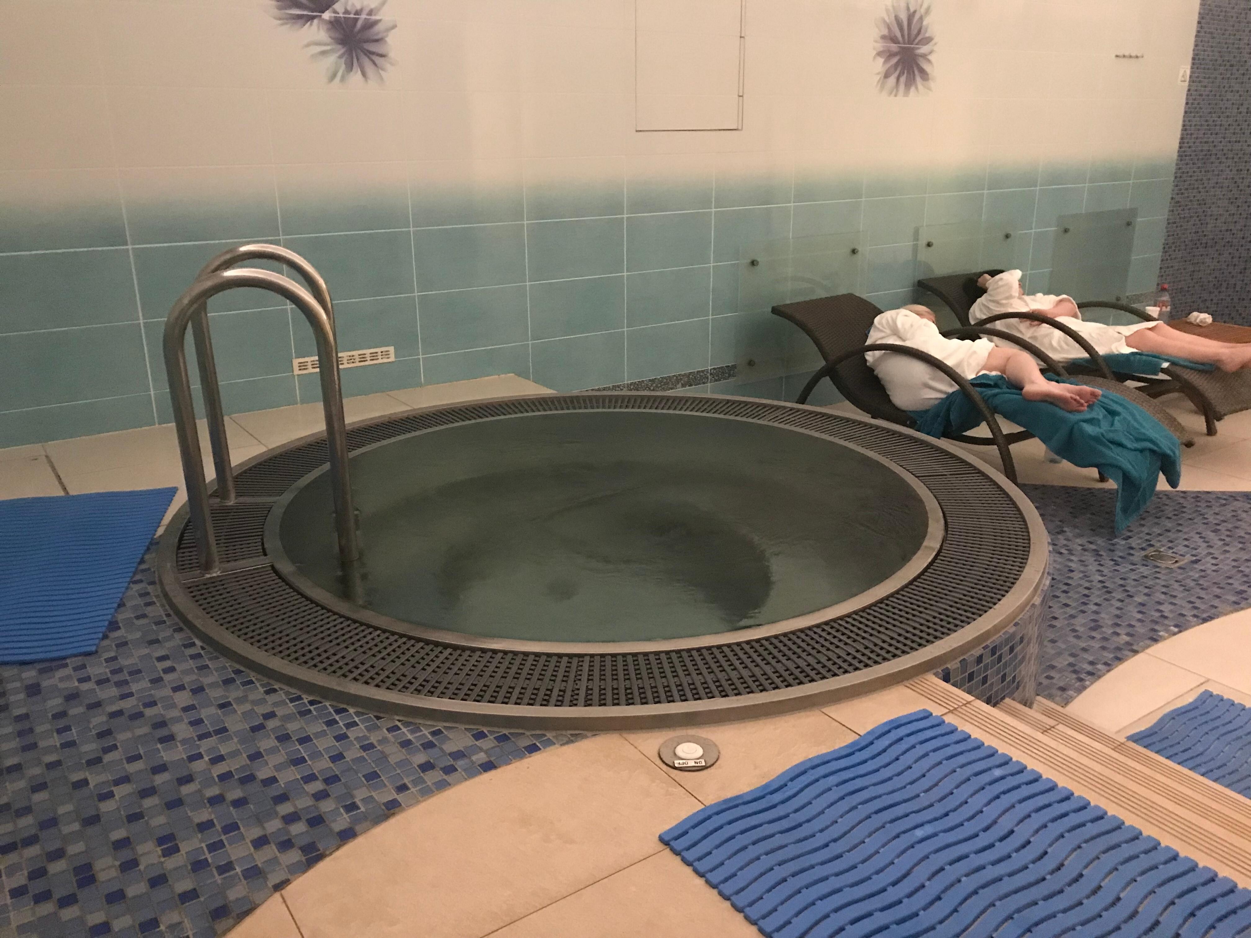 Jacuzzi Trimrom sauna og steam rom i under etg