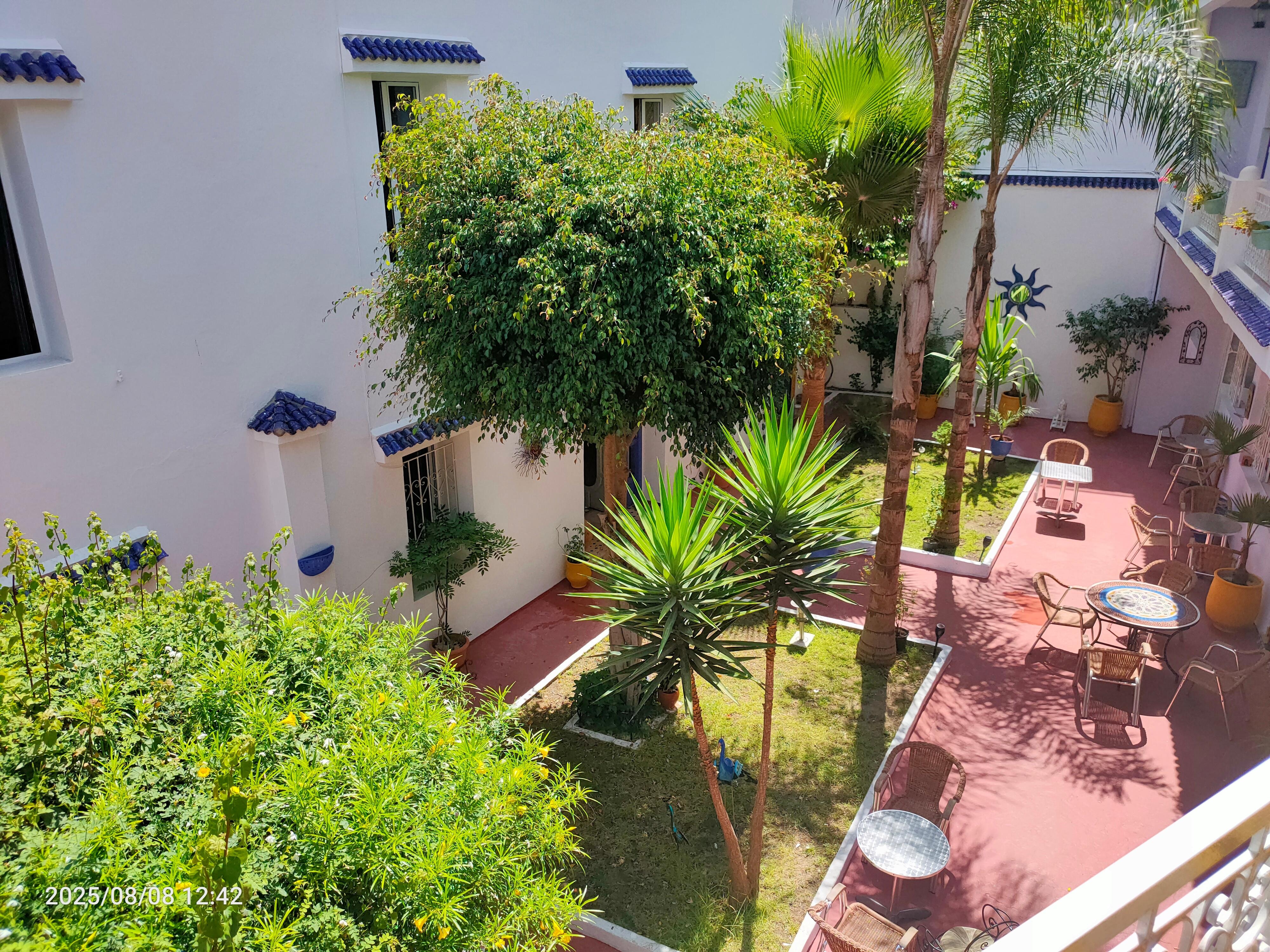 Terrasse pour le petit déjeuner 
