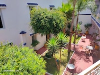 Terrasse pour le petit déjeuner