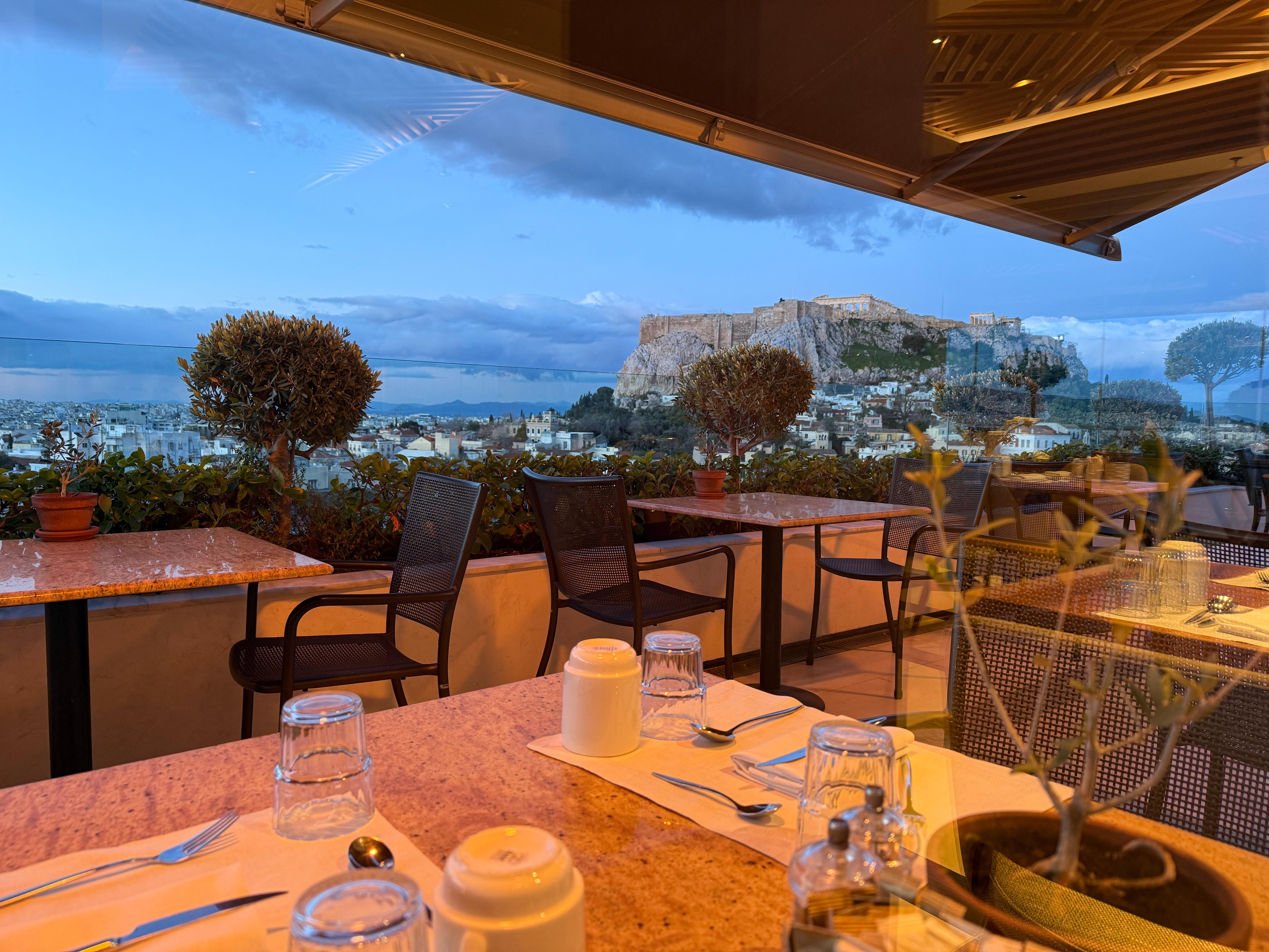 朝食ビュッフェのある8階のレストランからの眺め