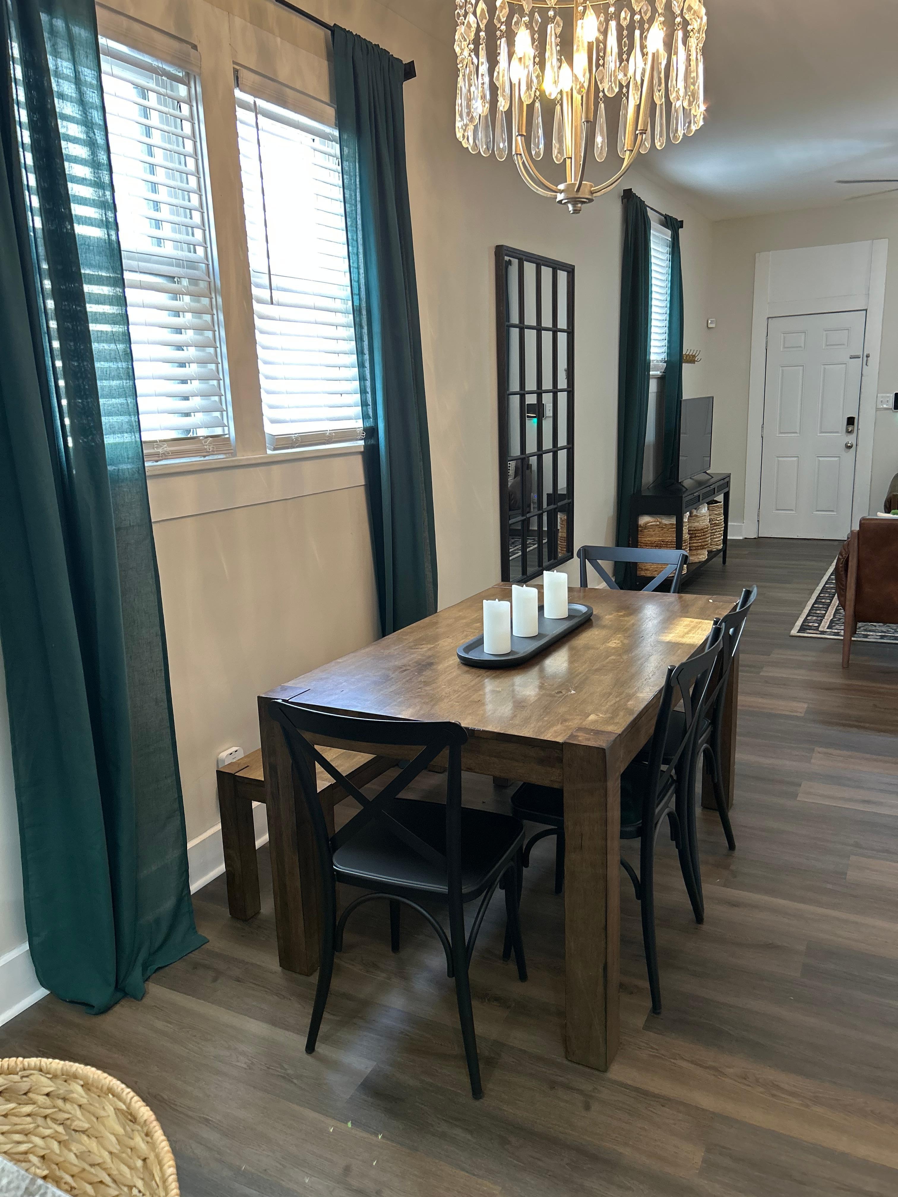 Nice dining area. 