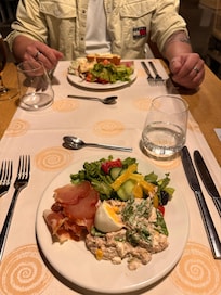 Food was great, especially the appetiser buffet