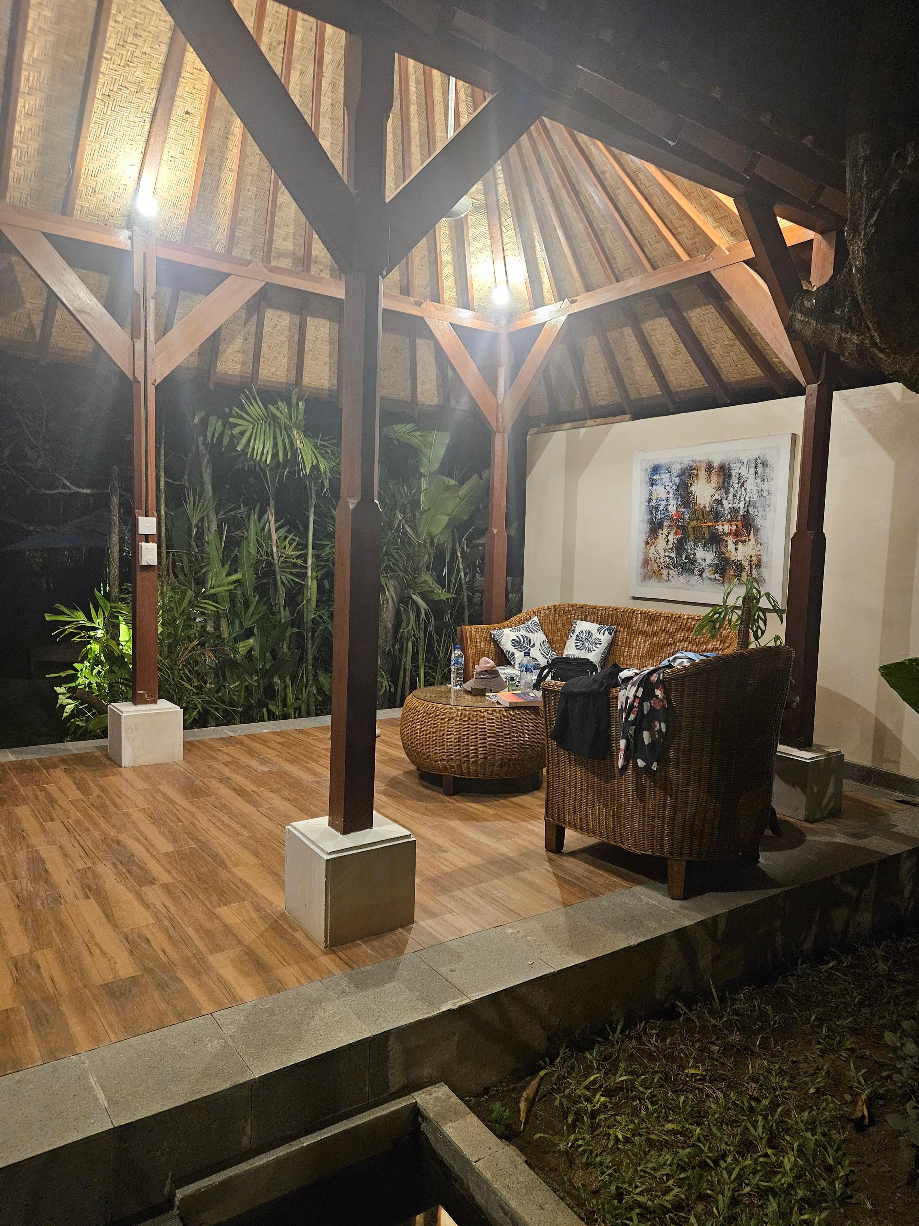 Outdoor lounge